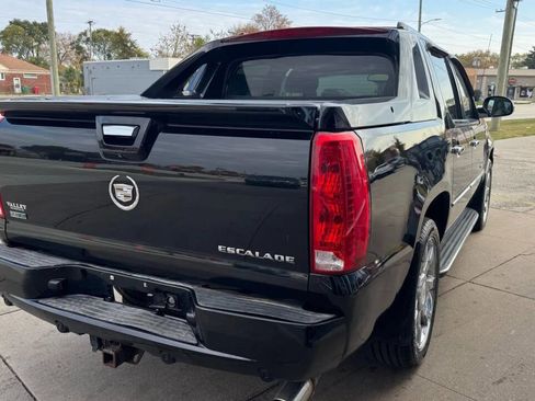 Used 2012 Cadillac Escalade EXT Luxury image 6
