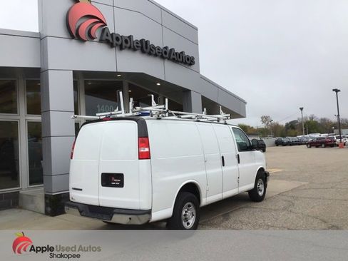 Used 2018 Chevrolet Express 2500 w/ Driver Convenience Package image 6