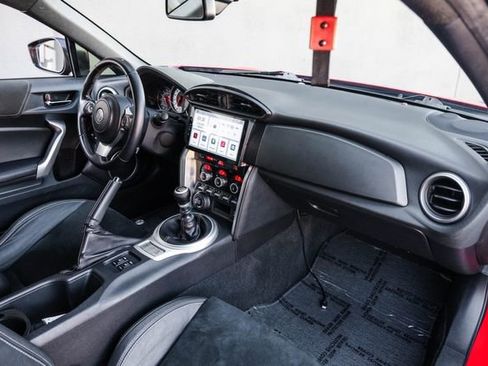 Used 2018 Toyota 86 GT image 18