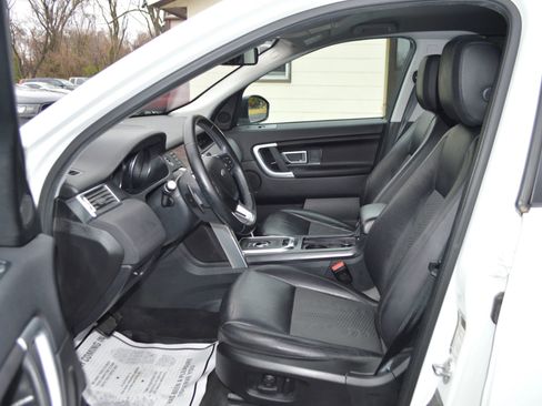 Used 2018 Land Rover Discovery Sport SE image 13