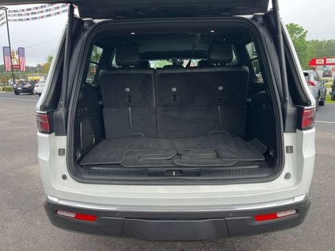 Used 2022 Jeep Wagoneer Series II RWD image 37