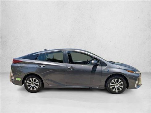 Used 2022 Toyota Prius Prime XLE FWD image 4