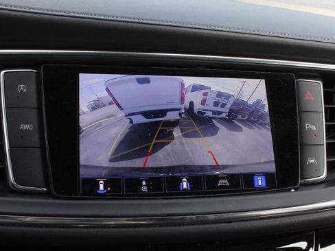 Used 2023 Buick Enclave Avenir AWD/4WD image 14