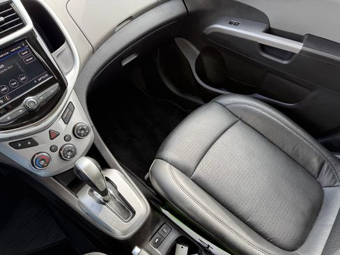 Used 2020 Chevrolet Sonic Premier image 22