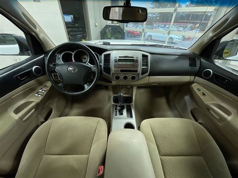 Used 2010 Toyota Tacoma PreRunner image 20