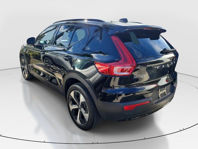 Used 2024 Volvo XC40 B5 Core w/ Protection Package Premier AWD/4WD image 4