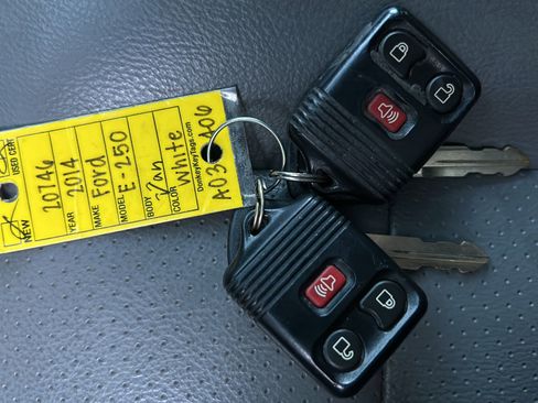 Used 2014 Ford E-250 and Econoline 250 Van 3D w/ Power Group image 28