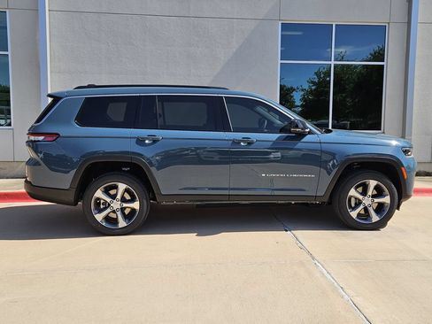 New 2026 Jeep Grand Cherokee L Limited RWD image 2