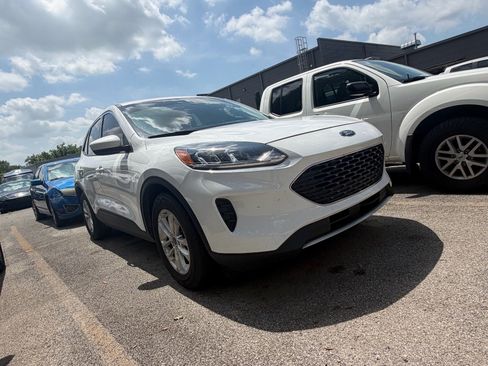 Used 2021 Ford Escape SE FWD image 2