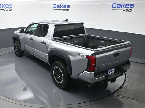 Used 2025 Toyota Tacoma TRD Off-Road AWD/4WD image 50