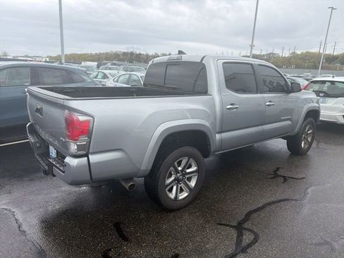 Used 2017 Toyota Tacoma Limited w/ Tow Package AWD/4WD image 2