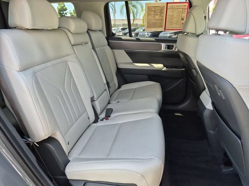 Used 2025 Hyundai Santa Fe SEL FWD image 31