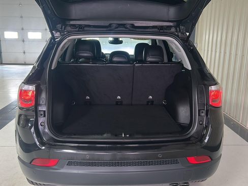 Used 2019 Jeep Compass Latitude AWD/4WD image 9