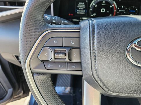 Used 2025 Toyota Sequoia SR5 AWD/4WD image 20