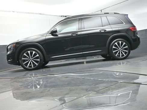 Used 2020 Mercedes-Benz GLB 250 w/ Premium Package image 13