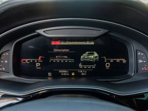 Used 2021 Audi Q8 Prestige w/ Prestige Package image 24