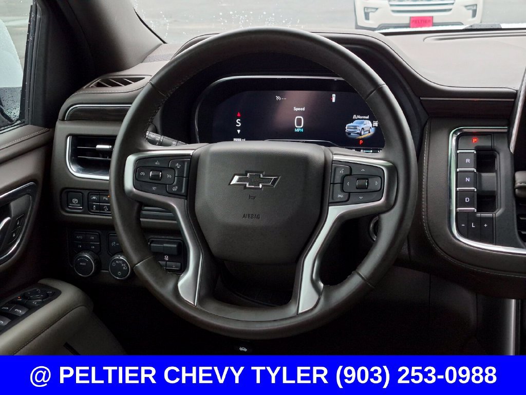 Used 2024 Chevrolet Tahoe Z71 w/ Luxury Package AWD/4WD image 39