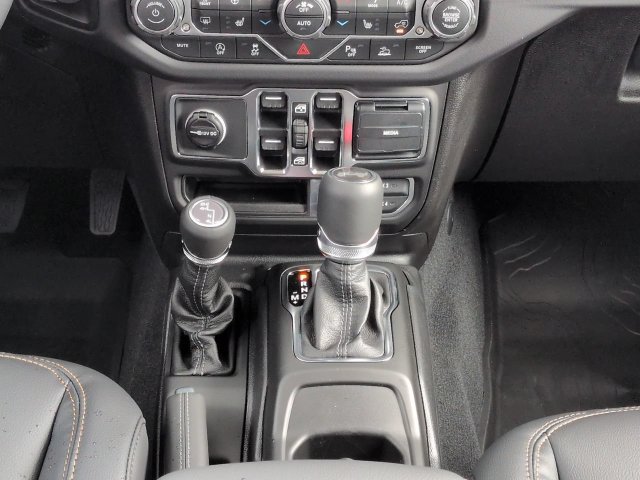 New 2027 Jeep Wrangler Unlimited Sahara AWD/4WD image 19