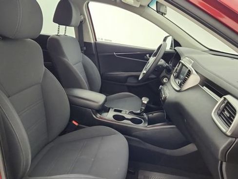 Used 2019 Kia Sorento FWD image 29