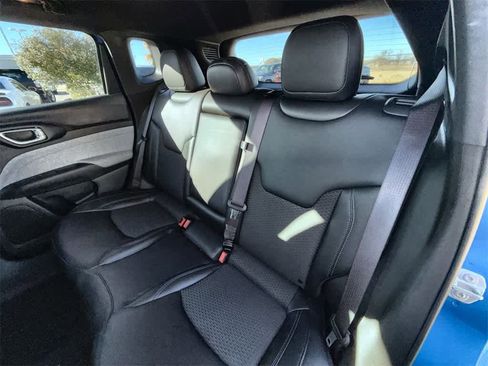 Used 2024 Jeep Compass Latitude image 13