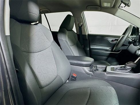Used 2021 Toyota RAV4 XLE image 25