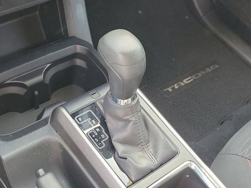 Used 2017 Toyota Tacoma SR5 image 25