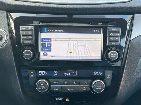 Used 2015 Nissan Rogue SV w/ SV Premium Package image 32