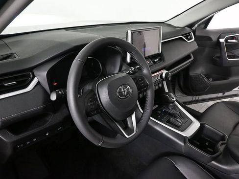 Used 2025 Toyota RAV4 XLE Premium w/ Weather Package FWD image 6
