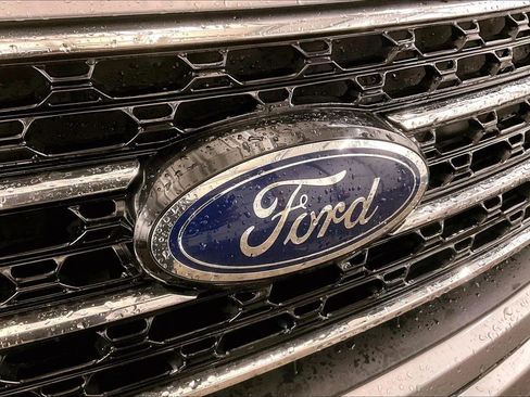 Certified 2021 Ford Explorer XLT image 30