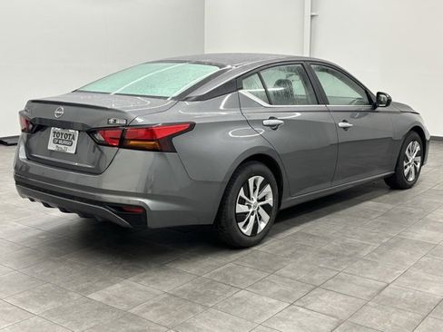 Used 2024 Nissan Altima 2.5 S image 2