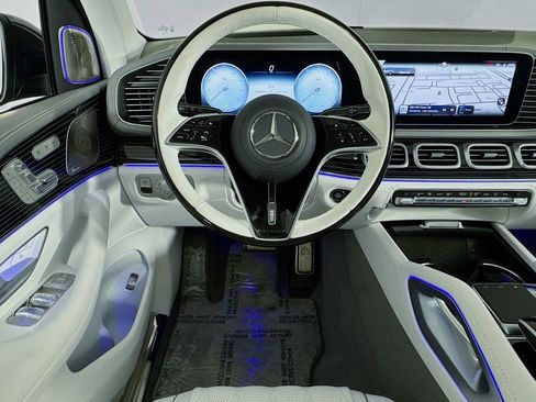 New 2026 Mercedes-Benz Maybach GLS 600 4MATIC image 4