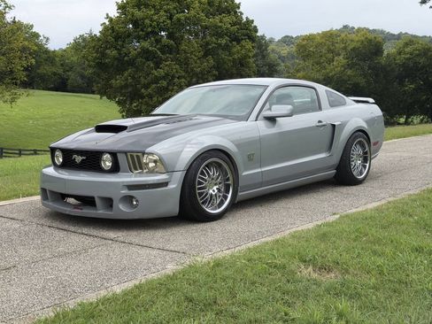 Used 2005 Ford Mustang GT Premium RWD image 1