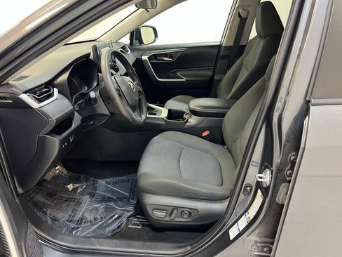 Used 2022 Toyota RAV4 XLE image 15