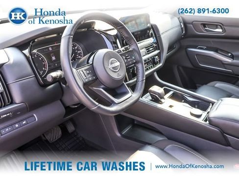 Used 2024 Nissan Pathfinder SL w/ SL Premium Package AWD/4WD image 11