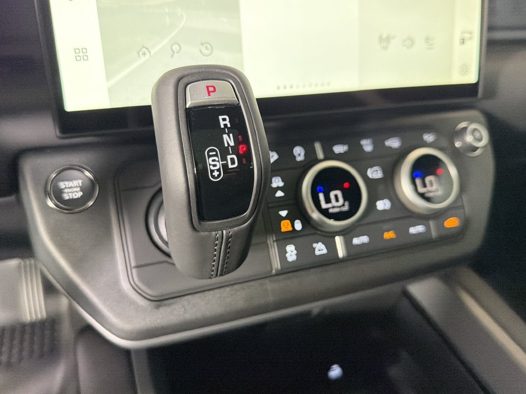 New 2026 Land Rover Defender 110 X-Dynamic SE AWD/4WD image 19