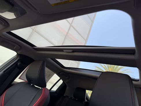 Certified 2025 Toyota Prius Plug-In Hybrid image 21