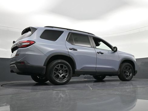 Used 2023 Honda Pilot TrailSport image 29
