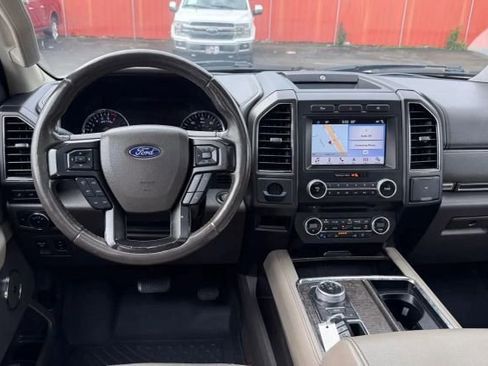 Used 2018 Ford Expedition Limited RWD image 11