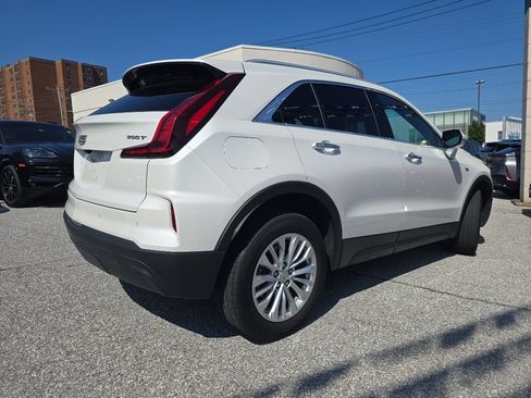 Used 2024 Cadillac XT4 Luxury w/ Cold Weather Package AWD/4WD image 4