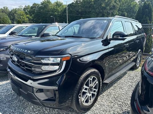 Used 2025 Ford Expedition Max Active RWD image 1