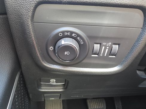 Certified 2022 Jeep Grand Cherokee L Limited image 22