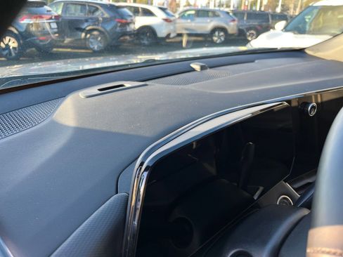 Used 2025 Chevrolet Equinox LT image 34