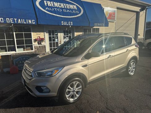 Used 2018 Ford Escape SE w/ SE Sync 3 Package image 4