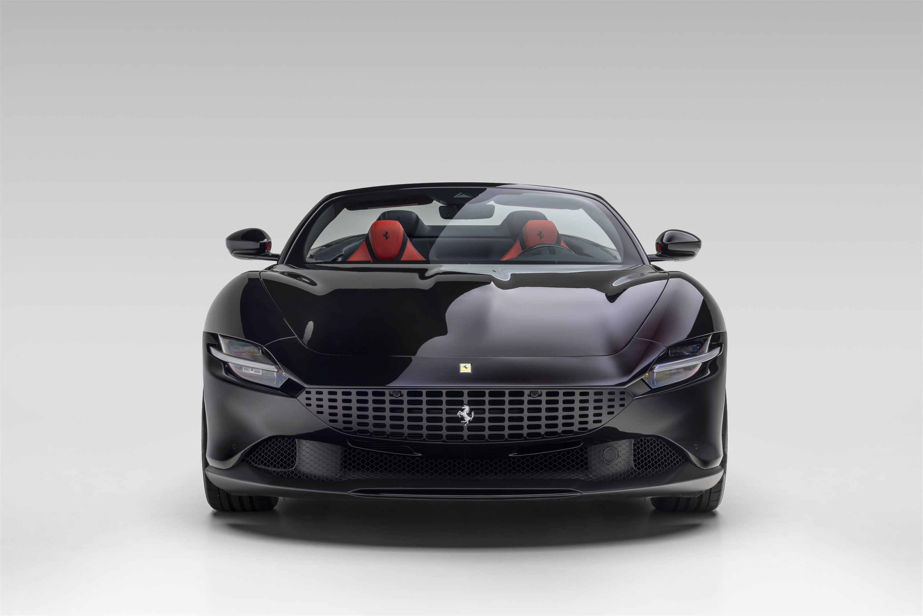 Certified 2026 Ferrari Roma Spider RWD image 3