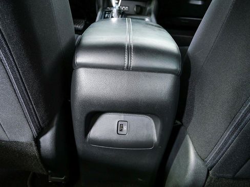 Used 2020 Nissan Sentra SV FWD image 18