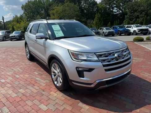 Used 2019 Ford Explorer Limited w/ Class III Trailer Tow Package FWD image 5