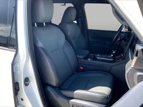 Used 2024 Lexus GX 550 w/ Accessory Package (Z1) AWD/4WD image 9