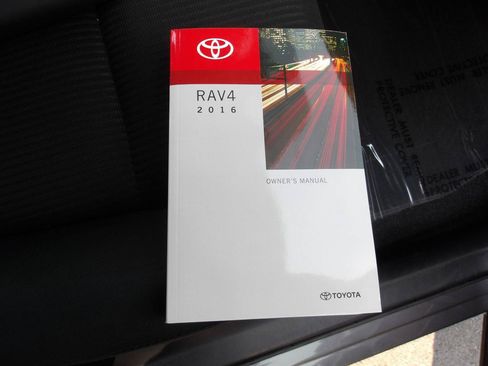 Used 2016 Toyota RAV4 LE AWD/4WD image 25