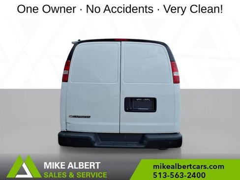 Used 2021 Chevrolet Express 3500 w/ Driver Convenience Package RWD image 6