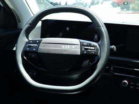 Used 2025 Kia EV6 Wind RWD image 27